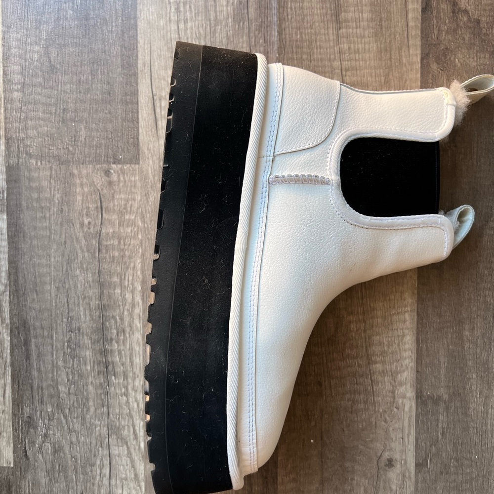 Ugg’s classic mini platform - Picture 4 of 4